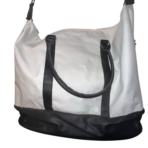 DSW white black trim handles Crossbody overnight tote shoe storage bottom 2024 - Picture 3 of 14
